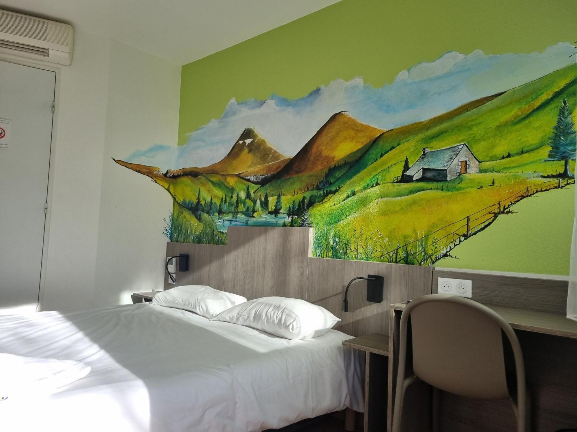 卢提亚酒店 Riom-ès-Montagne 外观 照片